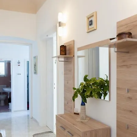 Iveta - Two-bedroom With Terrace And Sea View Apartment *