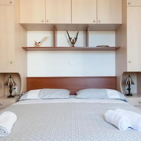 Iveta - Two-bedroom With Terrace And Sea View *
