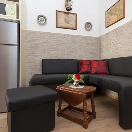 Iveta - Two-bedroom With Terrace And Sea View דירה *