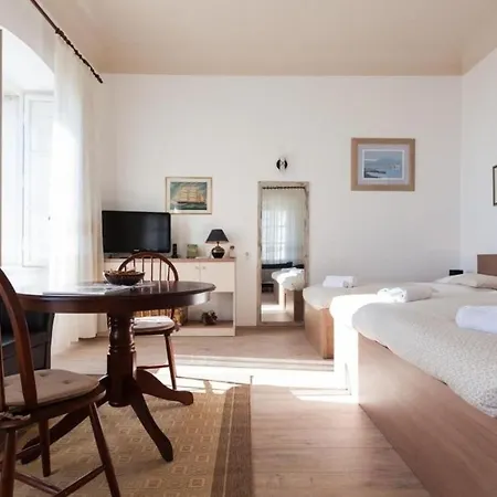 Iveta - Two-bedroom With Terrace And Sea View Daire Dubrovnik