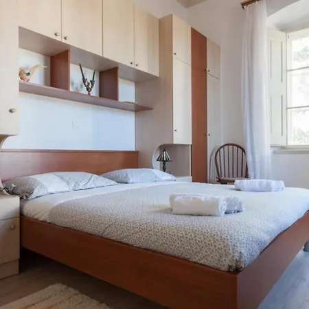 Iveta - Two-bedroom With Terrace And Sea View *